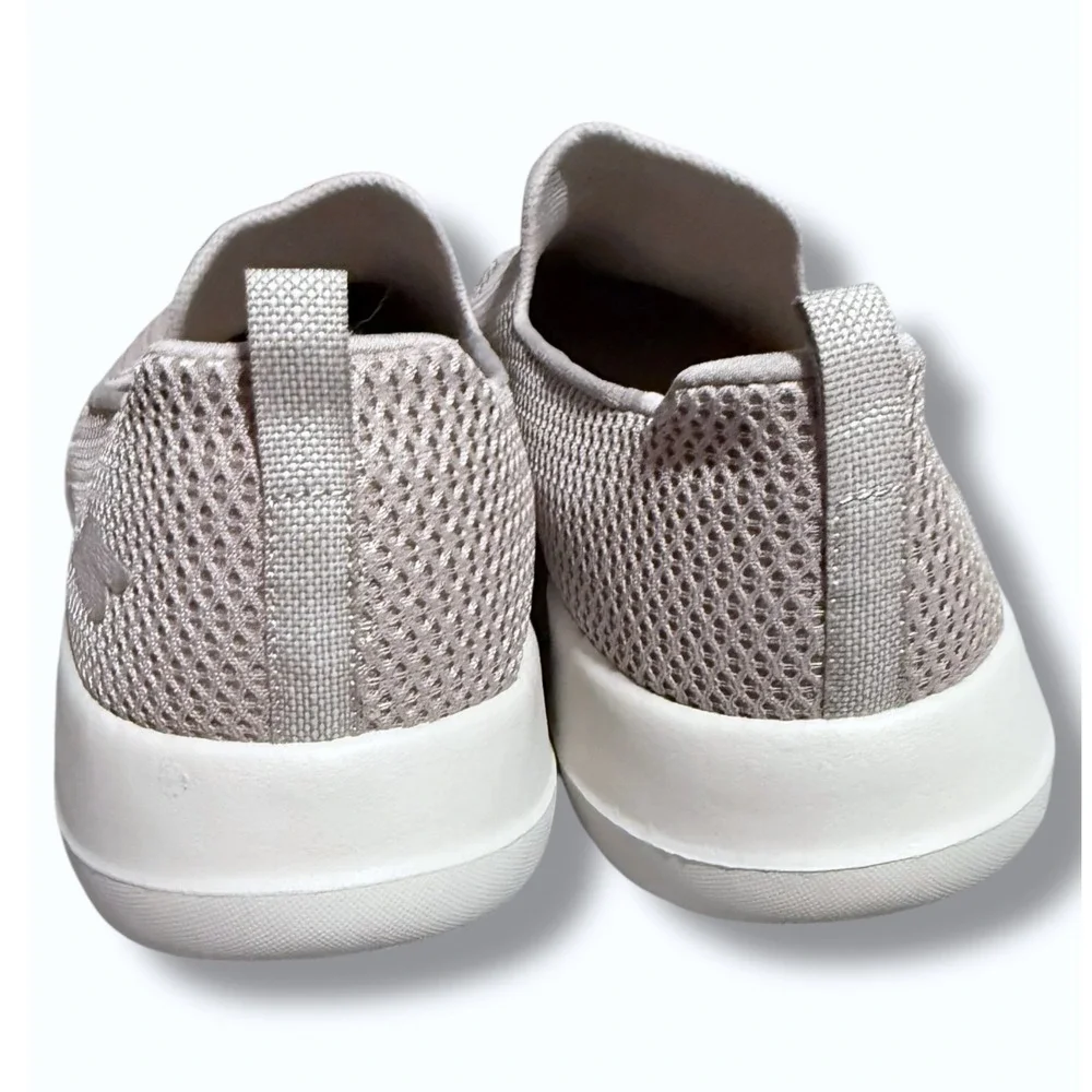 Skechers Mens GOwalk Max Textile Upper Slip On Walking Shoes Sz 12 Taupe
